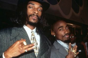 2Pacロックの殿堂入りセレモニーのスヌープ・ドッグによるスピーチを紹介