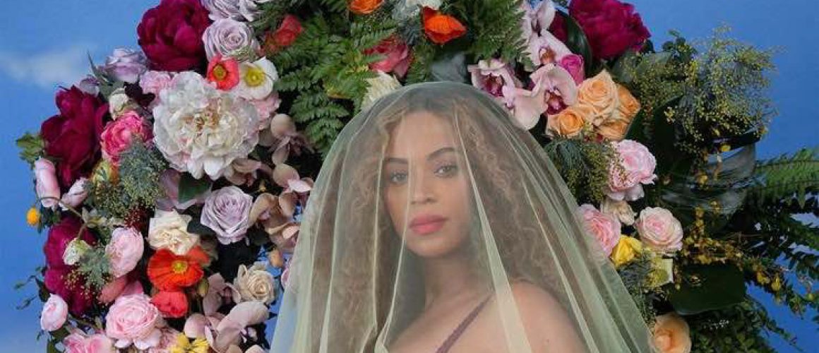 Beyonceが双子を妊娠していると判明した今、コーチェラのヘッドライナーはどうなるのだろうか？